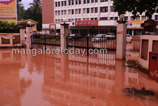  kmc Hospital parking lot waterlogged 